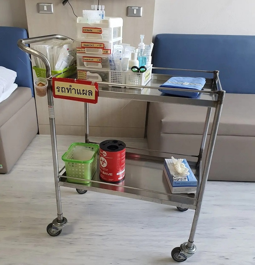Medical cart with supplies